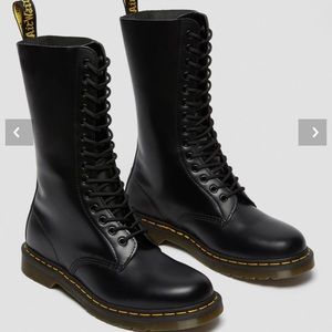 Dr. Martens 1914 Smooth Leather tall boots